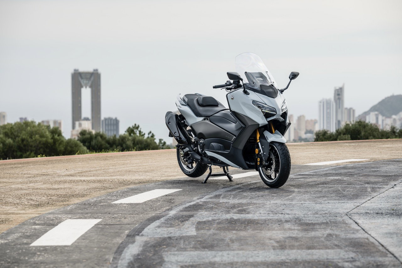 Yamaha TMAX Tech Max - static